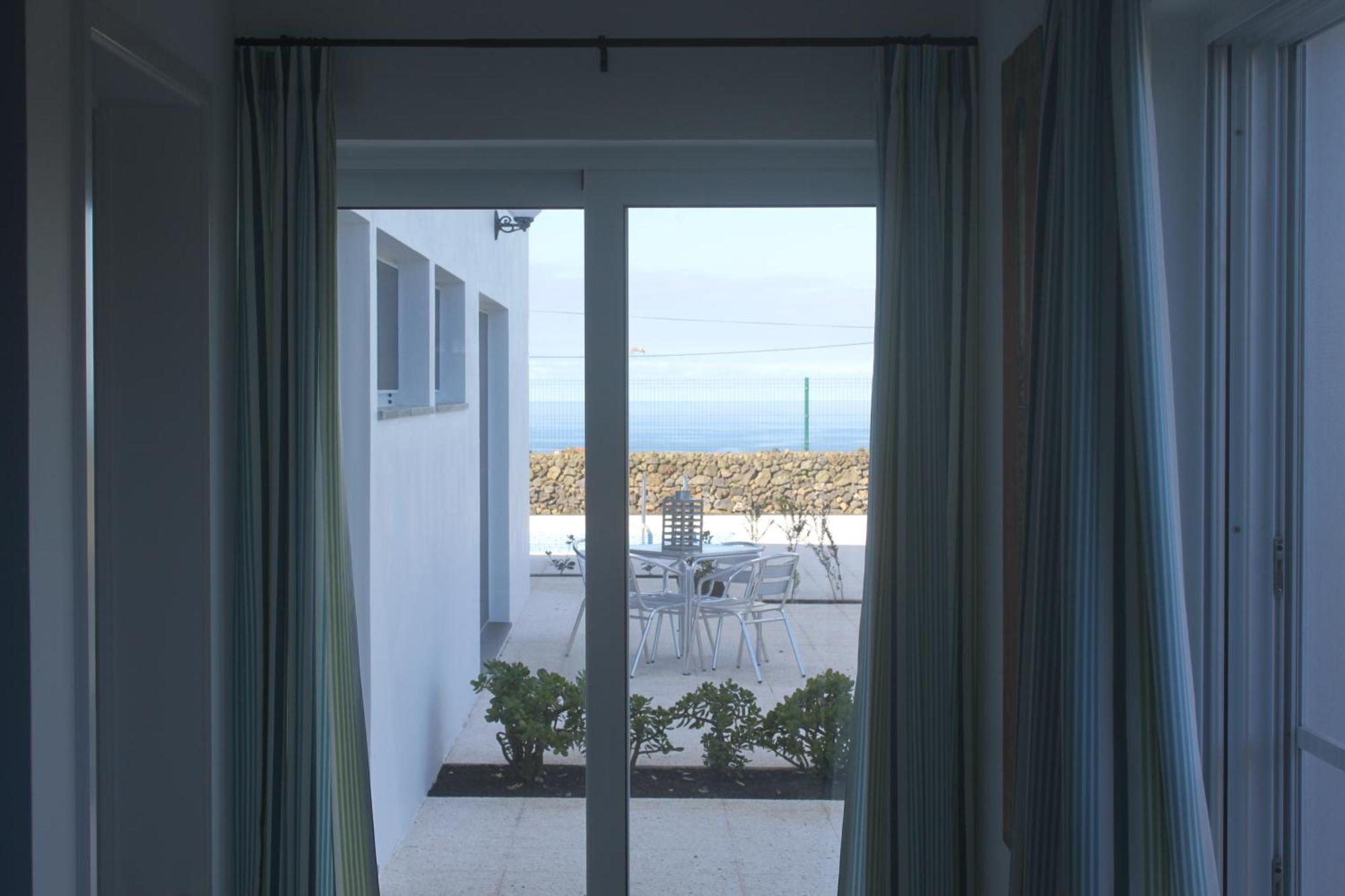 Quinta Das Giestas Ribeira Grande Rum bild