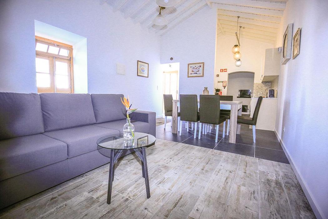 Quinta Das Giestas Ribeira Grande Rum bild