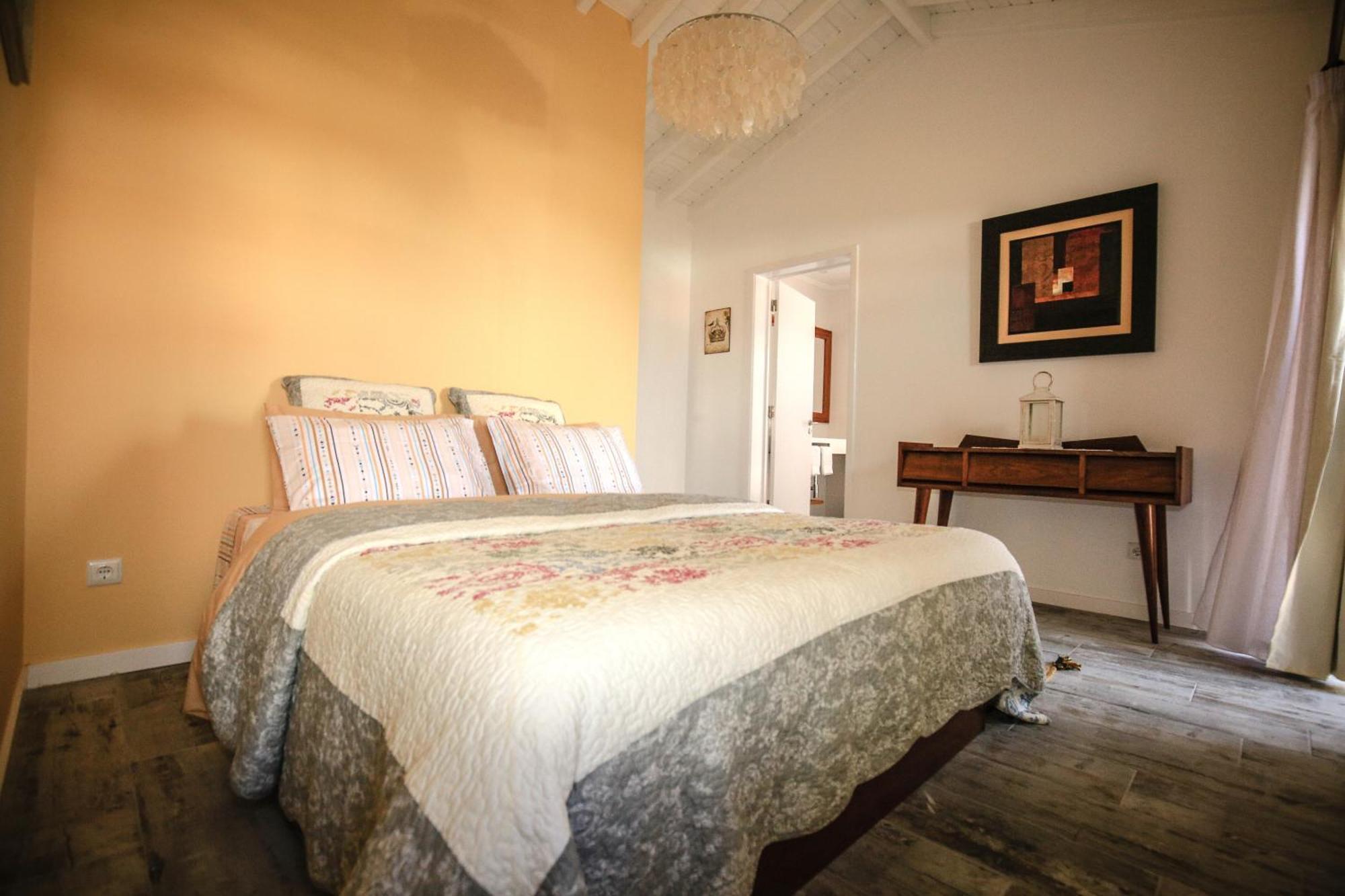 Quinta Das Giestas Ribeira Grande Rum bild